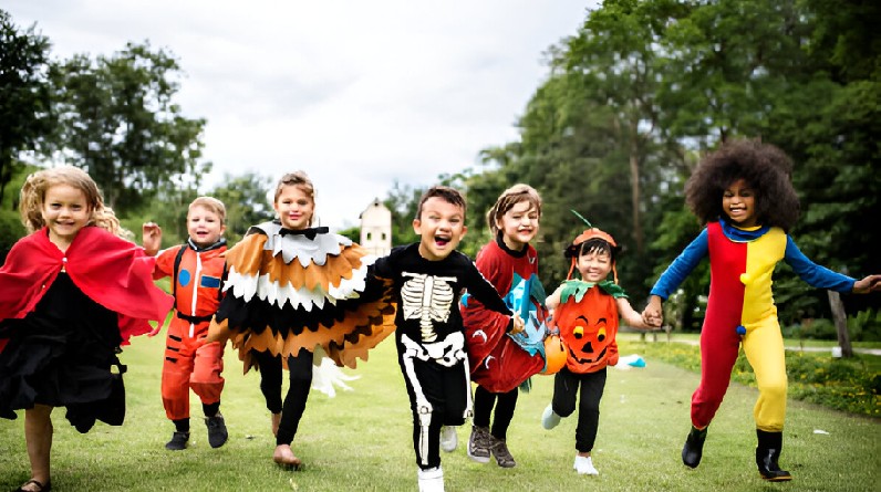 How to Organise a Successful Halloween Costume Swap for Kids