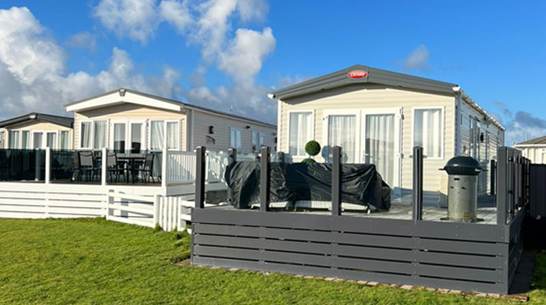Coastal Retreats: Best Luxury Holiday Homes UK by the Sea